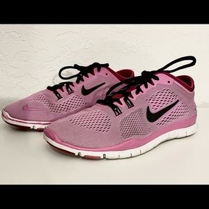 Nike Womens running shoes pink black 8.5